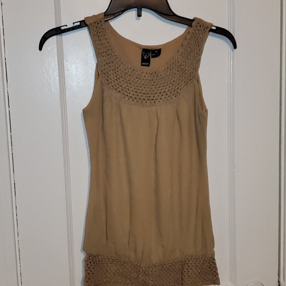 Windsor sleeveless blouse